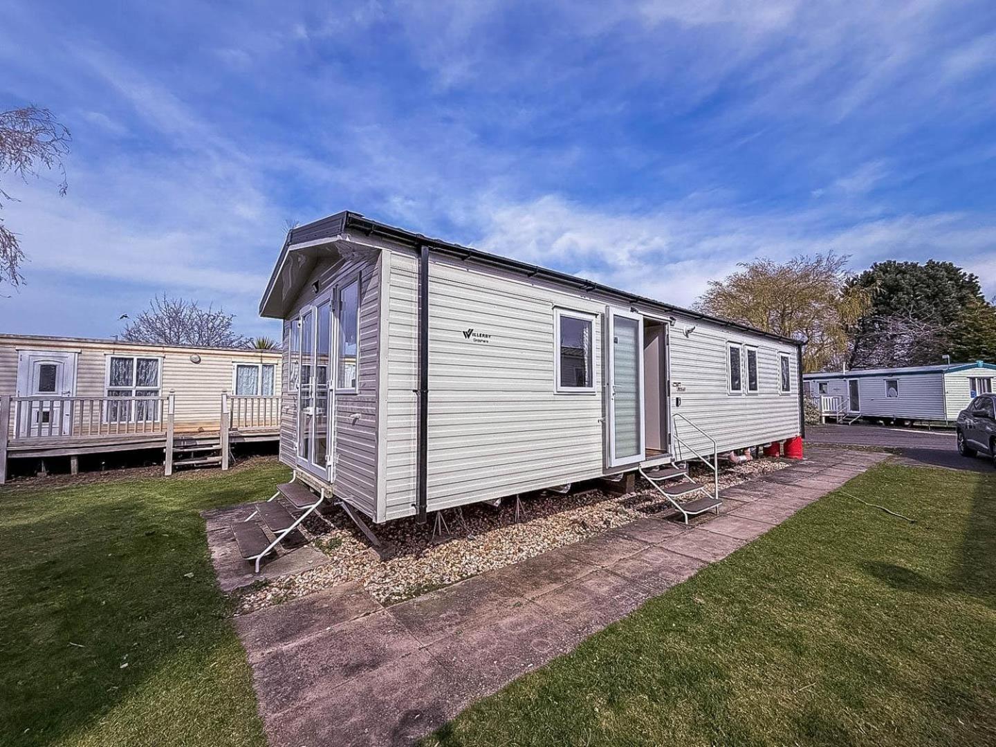 Brilliant 8 Berth Caravan At Southview In Ref 33050m Campsite Skegness